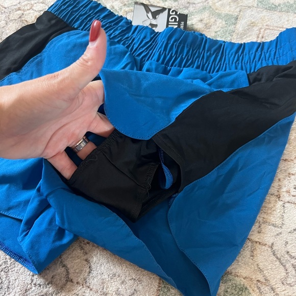 Kids size Medium shorts - Picture 3 of 6